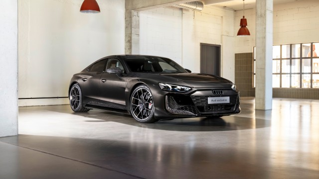 Audi RS e-tron GT performance 2024