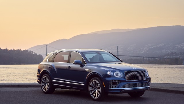 Bentley Bentayga EWB Azure First Edition